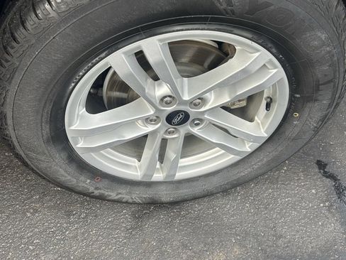 Used 2022 Ford Explorer XLT w/ Equipment Group 202A image 13