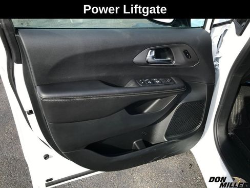 New 2026 Chrysler Pacifica Select image 11