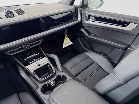 New 2026 Porsche Cayenne AWD/4WD image 25