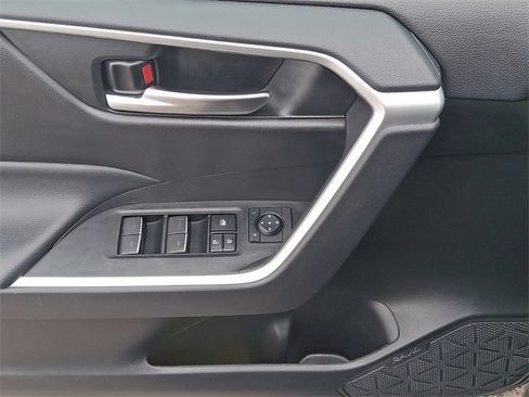 Used 2023 Toyota RAV4 XLE w/ Convenience Package image 12