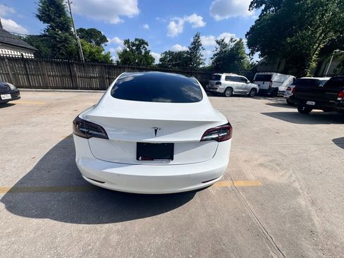 Used 2021 Tesla Model 3 Standard Range Plus RWD image 3