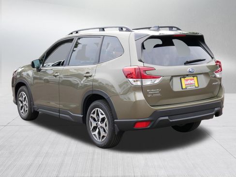 Used 2024 Subaru Forester Premium AWD/4WD image 5