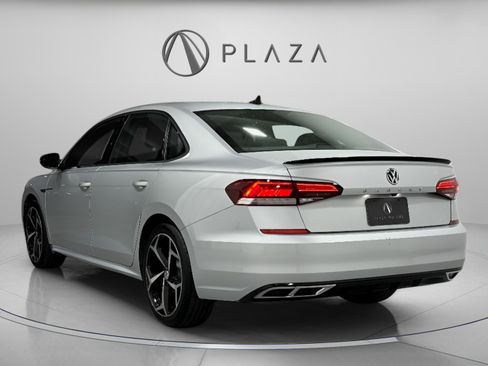 Used 2021 Volkswagen Passat 2.0T R-Line image 3