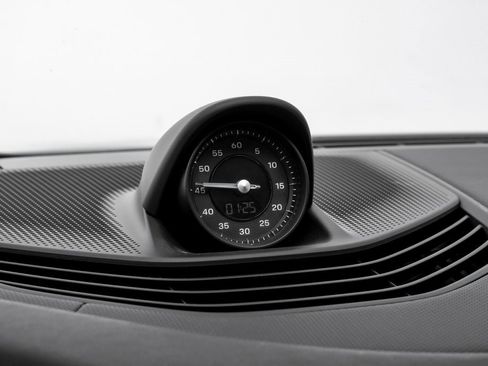 Used 2022 Porsche Taycan image 36