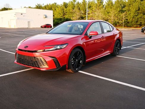 New 2026 Toyota Camry SE FWD image 2