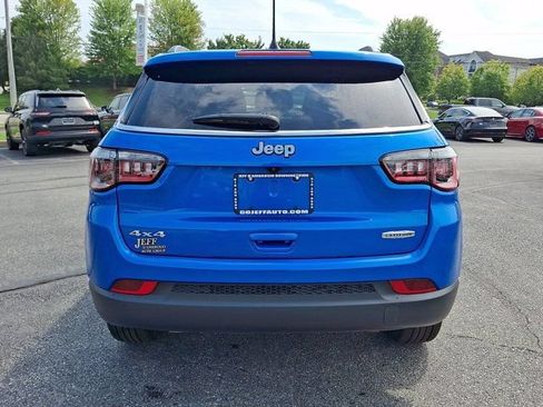 Certified 2023 Jeep Compass Latitude w/ Sun and Sound Group AWD/4WD image 7