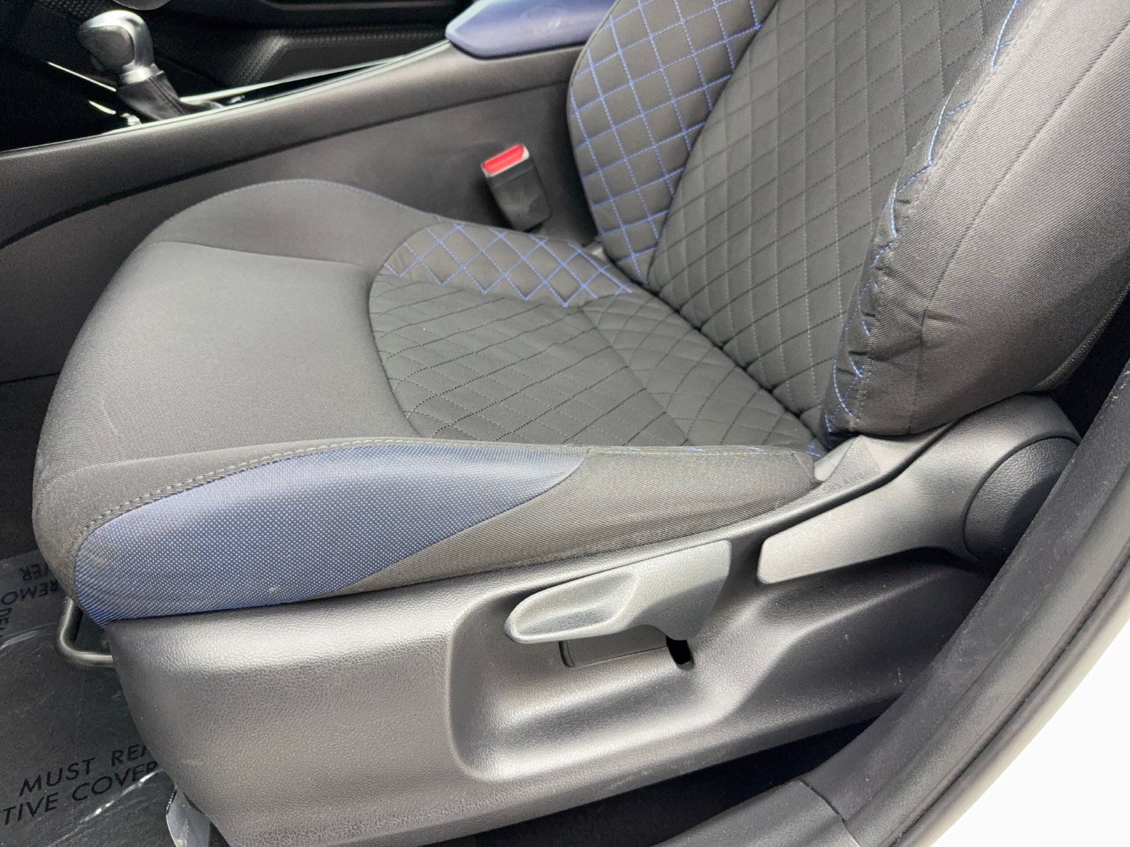Used 2020 Toyota C-HR XLE FWD image 34