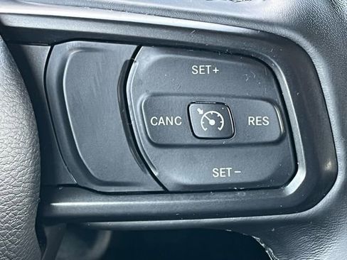 Used 2021 Jeep Wrangler Sport S image 40