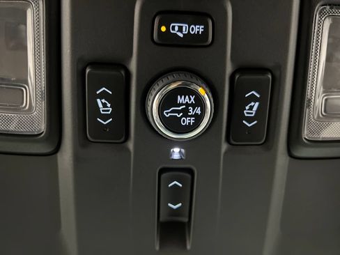 Used 2025 GMC Yukon Denali AWD/4WD image 71