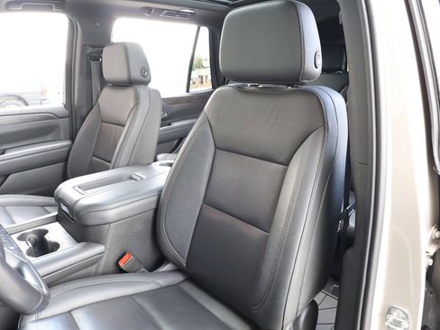 Used 2022 Chevrolet Tahoe Z71 w/ Luxury Package image 20