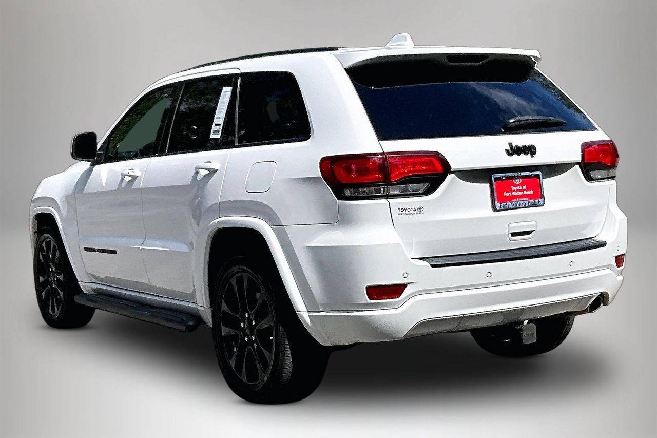 Used 2021 Jeep Grand Cherokee Laredo X RWD image 4