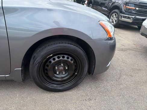 Used 2015 Nissan Sentra SV FWD image 4