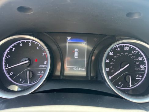 Used 2021 Toyota Camry LE w/ Carpet Mat Package (TMS) FWD image 13