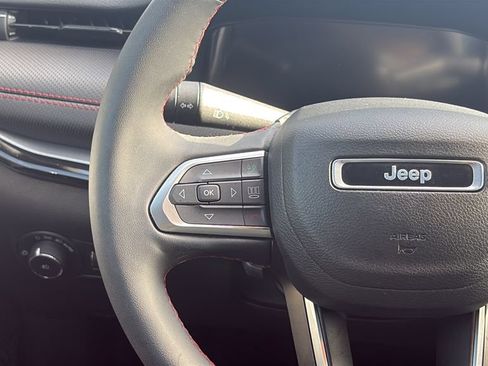 Used 2023 Jeep Compass Trailhawk w/ Trailhawk Elite Group AWD/4WD image 18