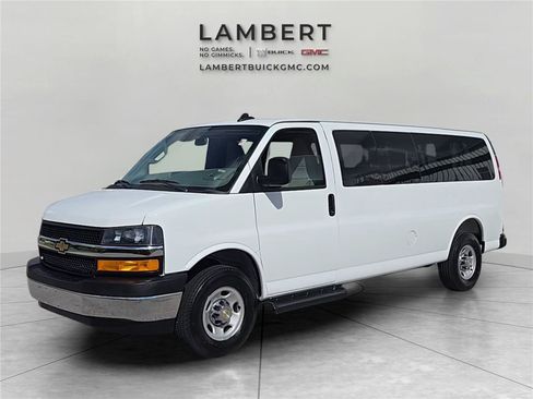 Used 2025 Chevrolet Express 3500 LT w/ LT Preferred Equipment Group RWD image 1