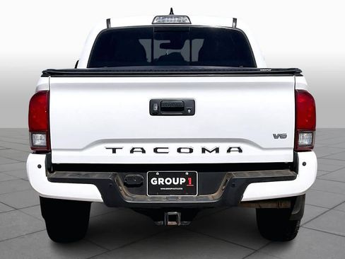 Used 2019 Toyota Tacoma TRD Off-Road image 4