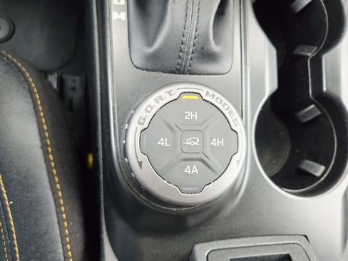 Used 2023 Ford Bronco Badlands w/ Sasquatch Package image 35