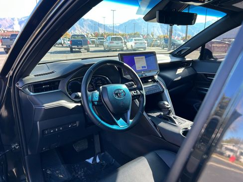 Used 2024 Toyota Venza Limited image 10