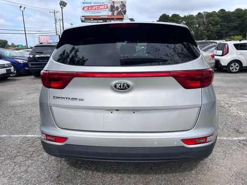 Used 2019 Kia Sportage LX image 9