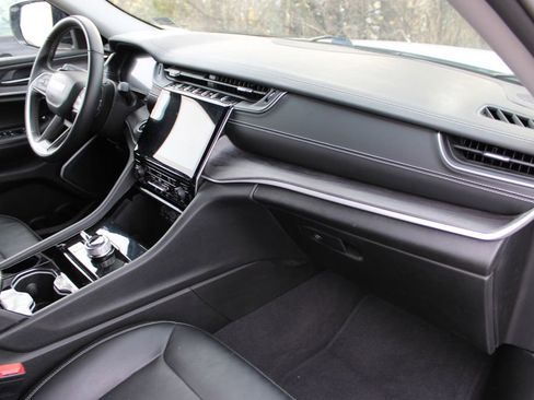 Used 2022 Jeep Grand Cherokee Limited image 45