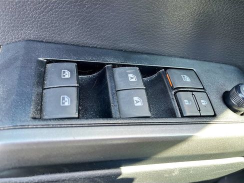 Used 2023 Toyota Tacoma TRD Off-Road AWD/4WD image 18