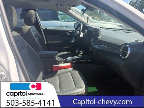 Used 2024 Chevrolet Trax ACTIV w/ Sunroof Package FWD image 34