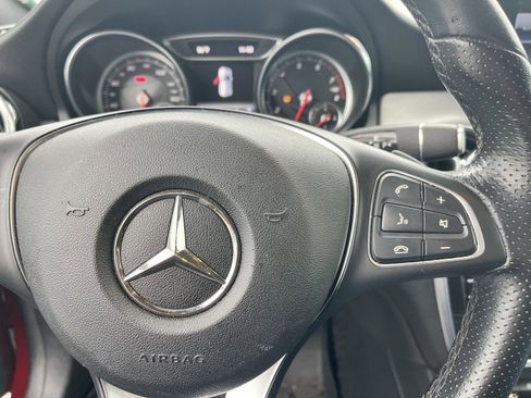 Used 2019 Mercedes-Benz GLA 250 4MATIC image 25