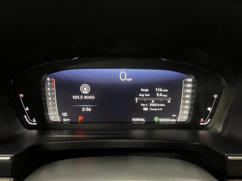 Used 2025 Honda Pilot Elite image 29