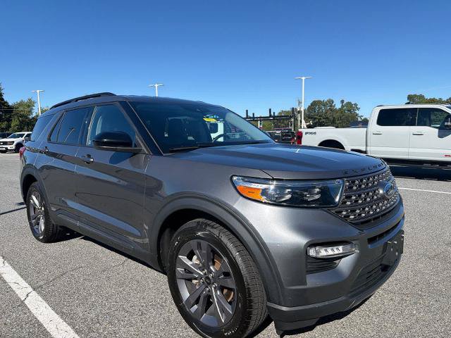 Certified 2023 Ford Explorer XLT w/ Equipment Group 202A AWD/4WD image 1