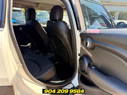 Used 2015 MINI Cooper 4-Door Hardtop FWD image 23
