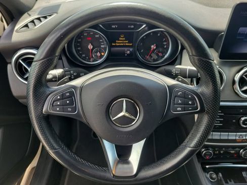 Used 2020 Mercedes-Benz GLA 250 4MATIC w/ Premium Package image 21