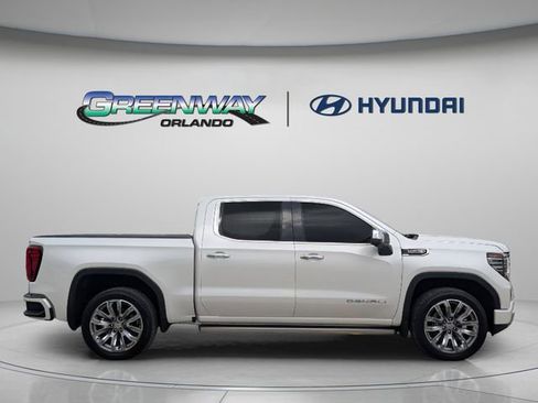 Used 2022 GMC Sierra 1500 Denali w/ Denali Reserve Package AWD/4WD image 9