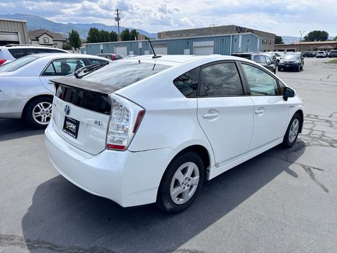Used 2011 Toyota Prius Four w/ Navigation Pkg FWD image 3