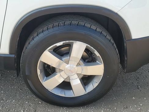 Used 2010 GMC Acadia SLT FWD image 5