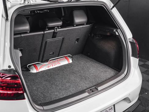 Used 2018 Volkswagen Golf R 4-Door image 70