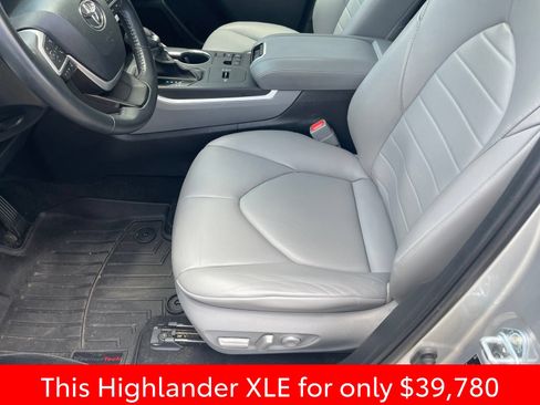 Used 2023 Toyota Highlander XLE FWD image 23