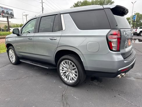 Used 2024 Chevrolet Tahoe Premier w/ Premium Package AWD/4WD image 3