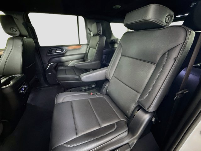 Used 2025 GMC Yukon XL Denali RWD image 24
