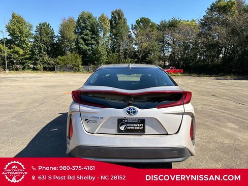 Used 2017 Toyota Prius Prime Premium image 6