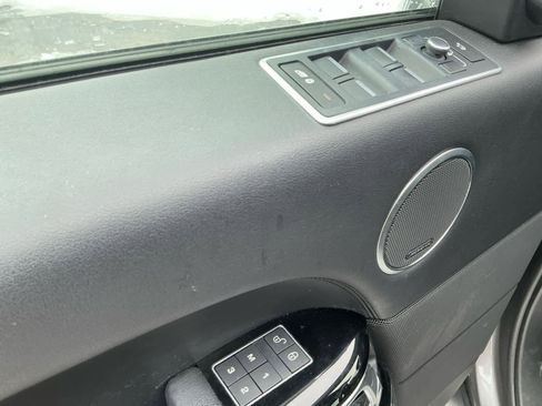 Used 2016 Land Rover Range Rover image 19