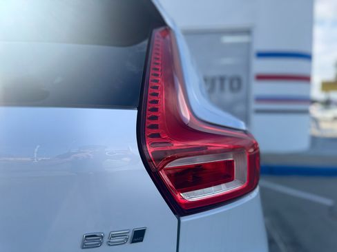 Used 2024 Volvo XC40 B5 Plus w/ Protection Package Premier image 31