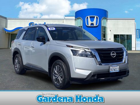 Used 2025 Nissan Pathfinder S w/ Cargo Package image 1