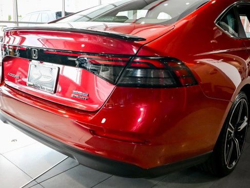 Used 2023 Honda Accord Sport image 11