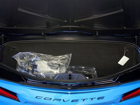 Used 2024 Chevrolet Corvette Stingray Premium Conv w/ Z51 Performance Package image 24