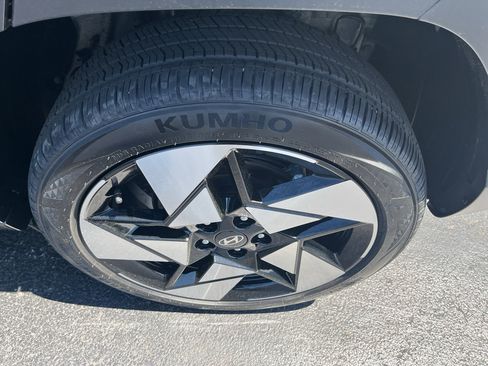 Used 2025 Hyundai Kona Limited AWD/4WD image 48