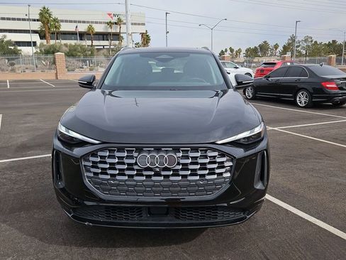 Certified 2025 Audi Q5 Premium w/ Convenience Package image 2