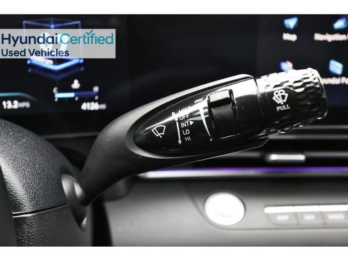 Certified 2025 Hyundai Elantra SEL image 21