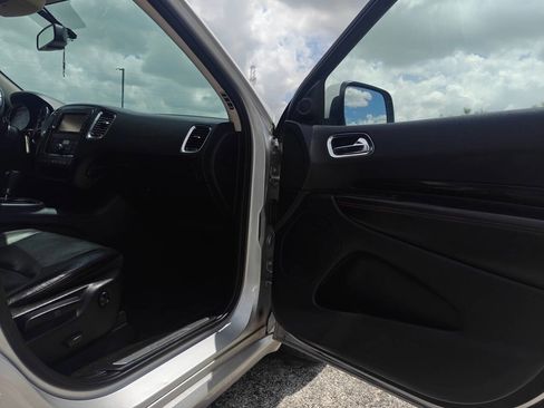 Used 2012 Dodge Durango R/T w/ Leather Interior Group RWD image 18