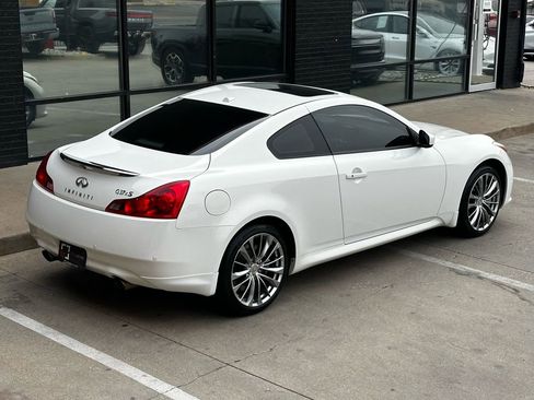 Used 2011 INFINITI G37 x Coupe w/ Premium Pkg image 12