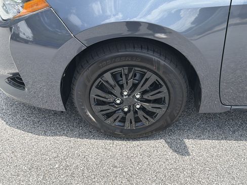 Used 2018 Toyota Corolla L FWD image 13